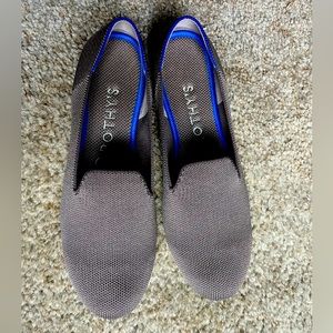 Rothy’s loafer in coffee size 8